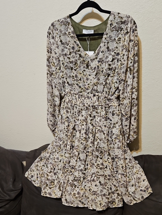 Hayden Los Angeles Dresses & Skirts - Hayden Olive & Cream Floral Long-Sleeve Wrap Midi Dress
